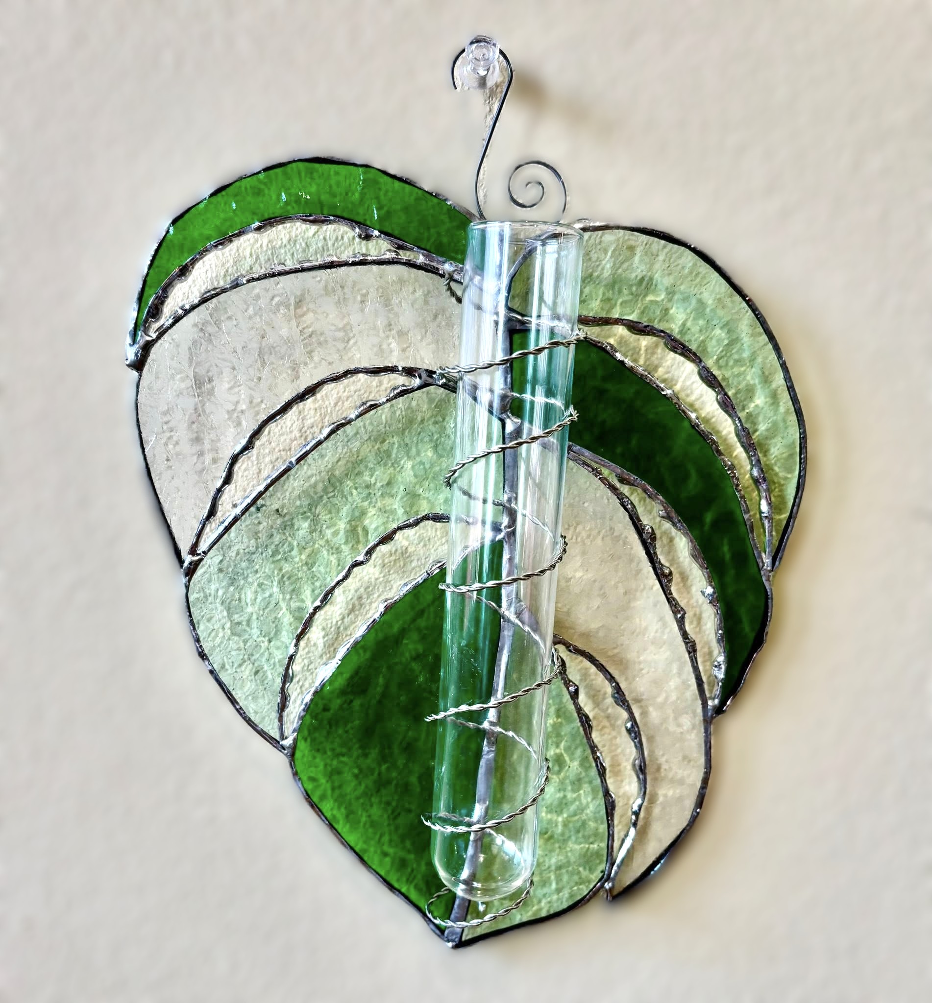 Leaf Bud Vase - Blonde Moments